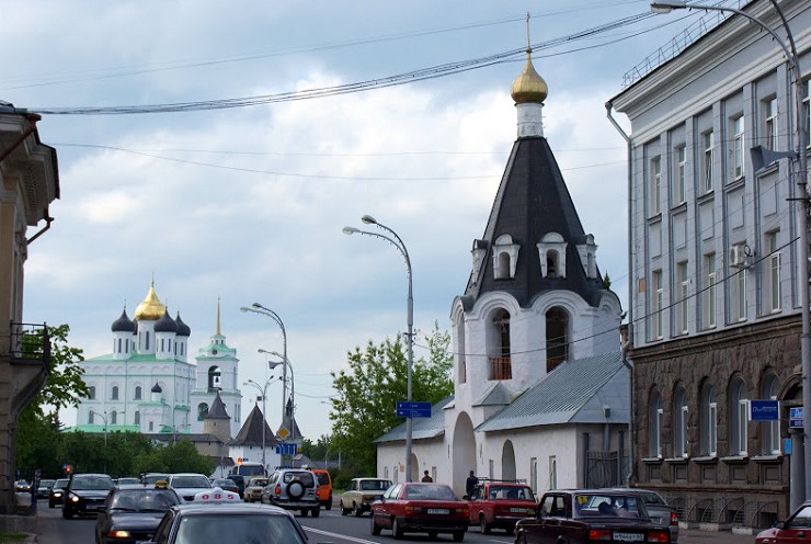 Улица Советская — колокольня церкви Архангелов Михаила и Гавриила