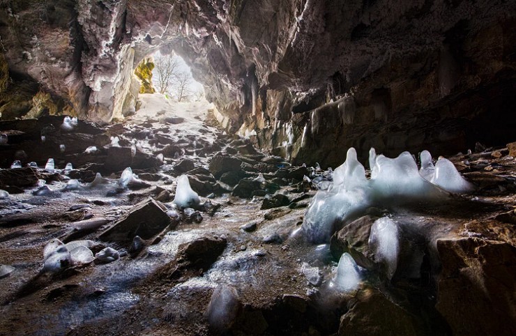 «Мраморная галерея» в пещере Дружба. Природный парк «Оленьи ручьи»