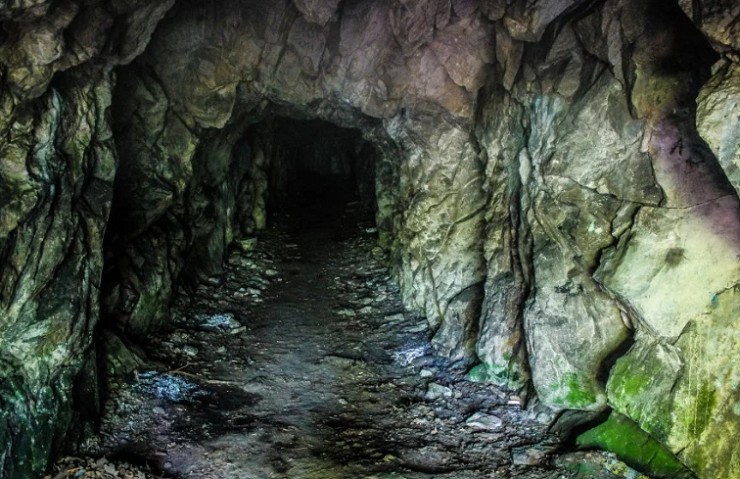 Пещера вечной мерзлоты