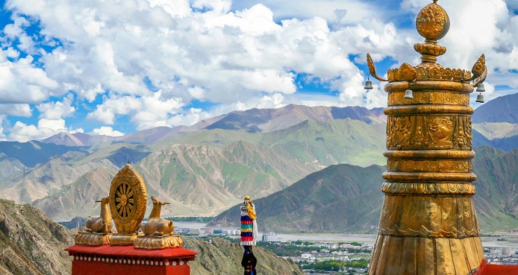 Дхармачакра в Тибете