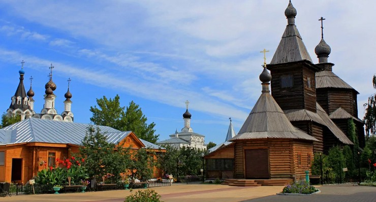 Деревянная церковь в честь преподобного Сергия Радонежского Свято-Троицкого монастыря