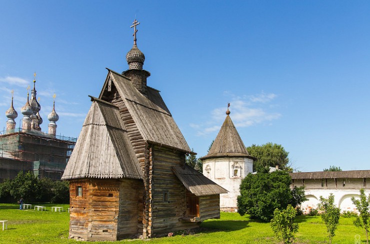 Георгия (Георгиевская) деревянная церковь из села Егорье в Михайло-Архангельском монастыре