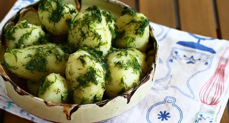 Картофель с зеленью
