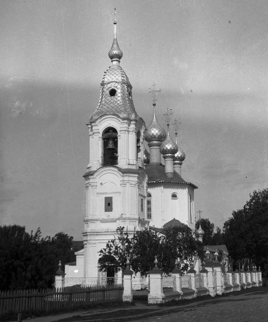 Церковь Благовещения на старой фотографии 