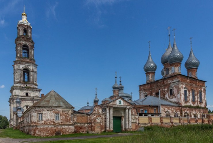 Ансамбль церквей в селе Васильевское (сейчас на реставрации)