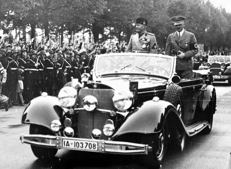 Бенито Муссолини и Адольф Гитлер