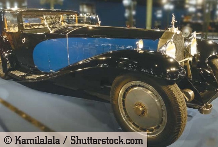 Bugatti Туре 41 Royale с кузовом купе в Автомобильном музее в регионе Эльзас, где самая большая коллекция автомобилей в мире. Мюлуз, Франция, 21 ноября 2018 г.