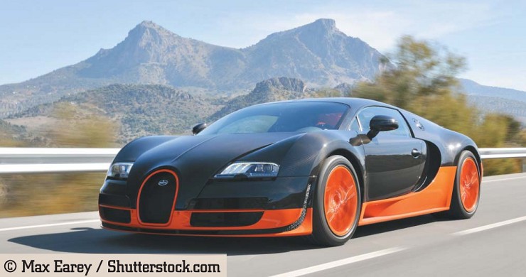Самый быстрый автомобиль в мире Bugatti Veyron Super Sport на горных дорогах. Херес, Испания, 19 сентября 2010 г.