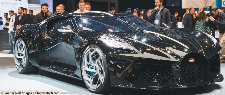 Дебют суперкара Bugatti La Voiture Noire за 19 млн долларов на 89-м Женевском международном автосалоне. Женева, Швейцария, 5 марта 2019 г.