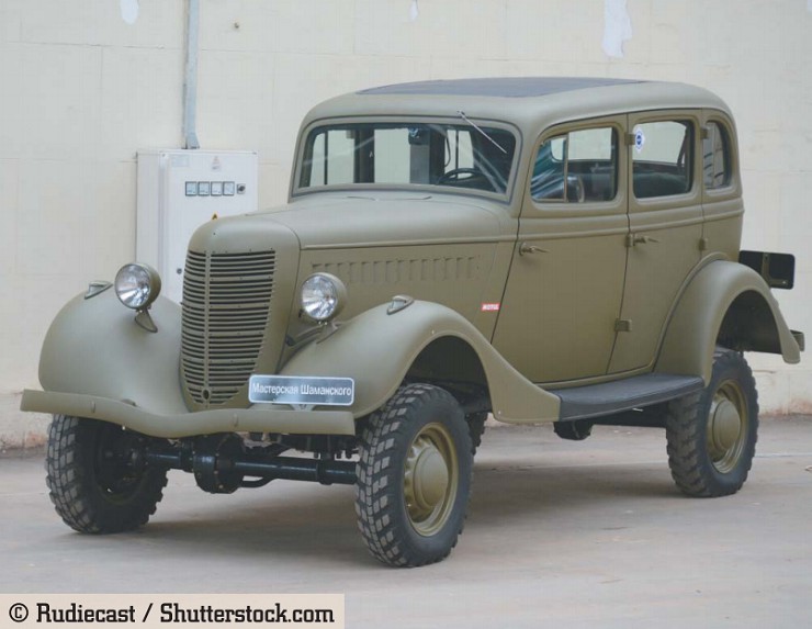 ГАЗ-61-73 1940-х гг. на выставке советских старинных автомобилей на ВДНХ. Москва, Россия, 2 августа 2014 г.