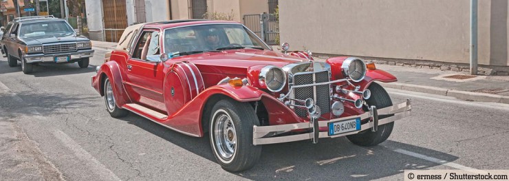 Роскошный неоклассический американский автомобиль Zimmer Golden Spirit (1982) во время мероприятия Raduno auto е moto d'epoca. Траверсара, Италия, 25 апреля 2015 г.