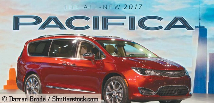 Chrysler Pacifica 2017 г. на Североамериканском международном автосалоне. Предварительный просмотр для прессы. Детройт, США, 11 января 2016 г.