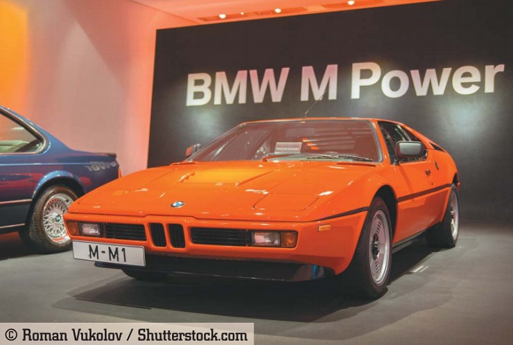 Автомобиль BMW М1 в музее BMW. Мюнхен, Германия, 4 июня 2011 г.