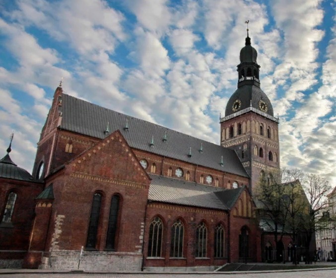 Домский собор в Риге. Основан в 1211 г. епископом Альбрехтом. Современный вид