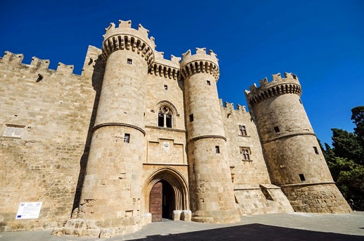 Замок Великих Магистров на о. Родос. Построен в XIV в. Современный вид