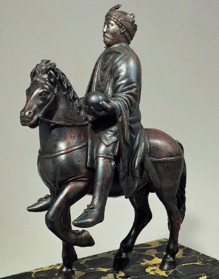 Карл Великий на коне. Бронзовая статуэтка IX в.