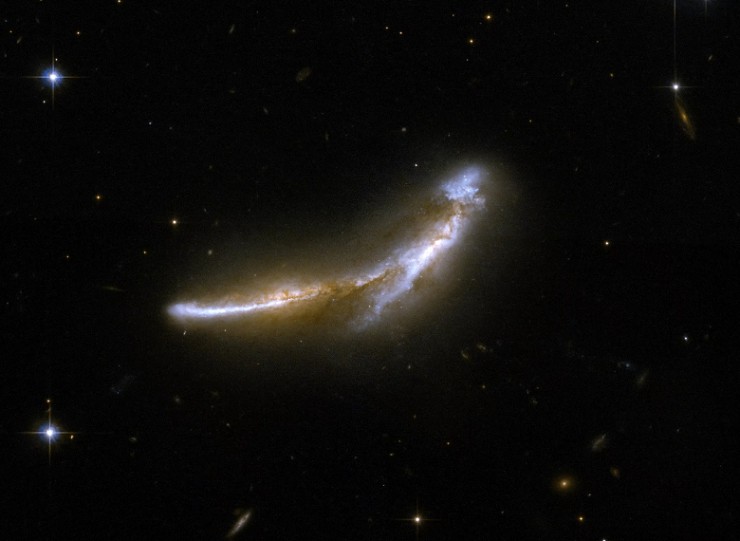Галактики NGC 6670