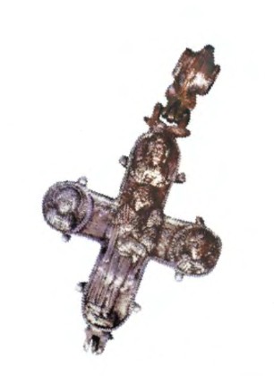 Нательный полый двустворчатый крест для хранения реликвий. Владимиро-Суздальская Русь. Конец XII — начало XIII в. 