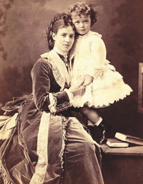 Мария Фёдоровна с сыном Ники. Фотография С.Левицкого. 1870 г. 