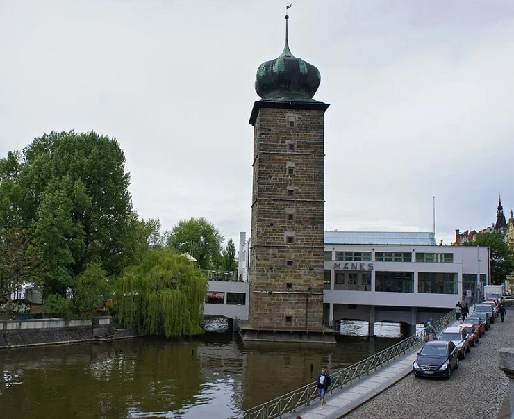 Шитковская водонапорная башня в Праге