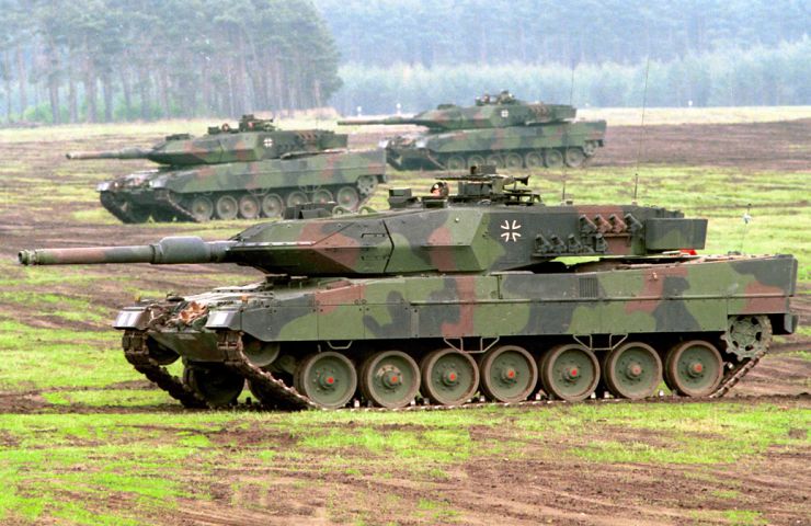 Танковые маневры с участием ОБТ «Леопард» 2