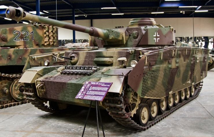 PzKpfw IV в танковом музее. Самюр, Франция