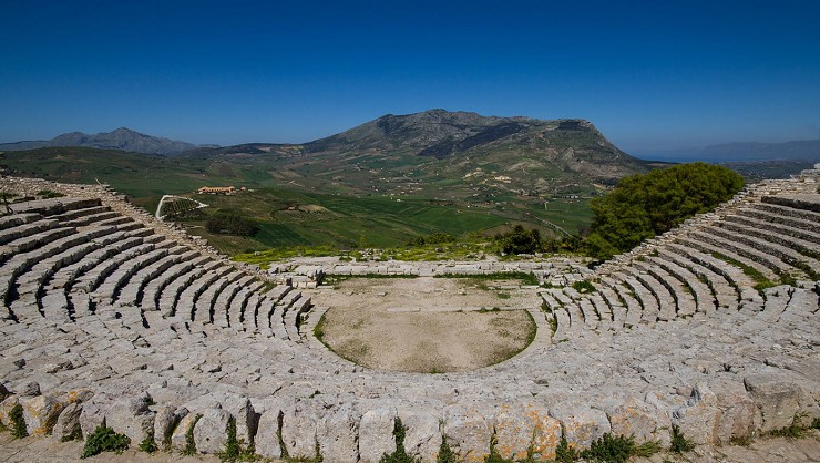 Театр древнегреческого города Сегеста на севере Сицилии