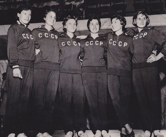 Сборная СССР по рапире на Олимпийских играх 1960 года. Горохова - 2-я слева