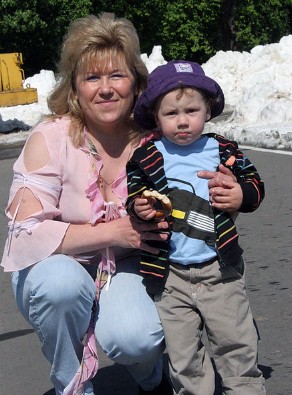 Резцова со своим внуком в 2009 году