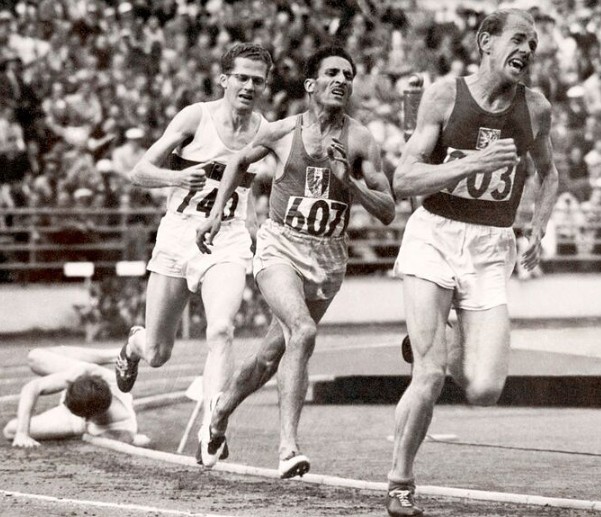 Эмиль Затопек и Ален Мимун во главе забега на 5000 м
на ОИ. 1952 г., Хельсинки