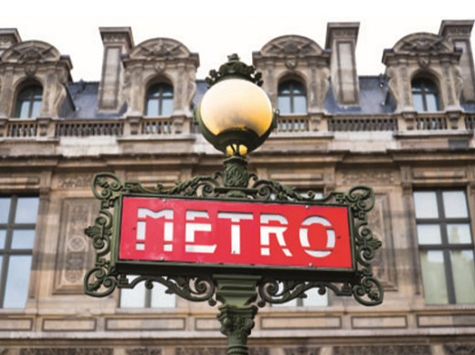 Вывеска французского метро
