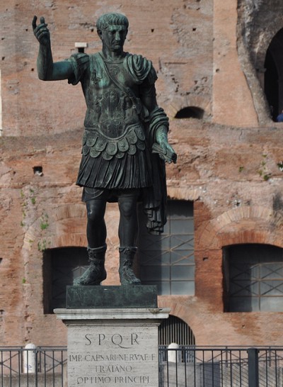 Статуя императора Траяна. Рим