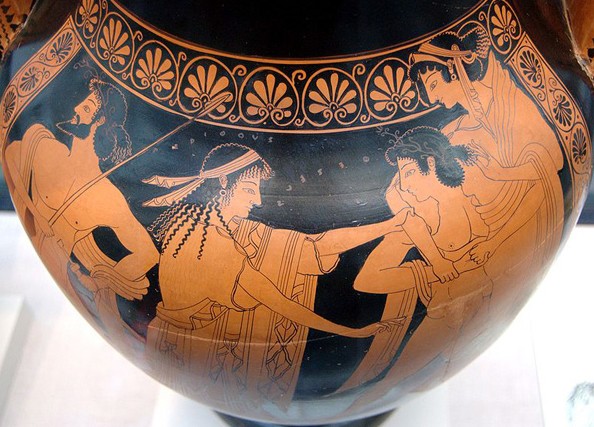 Тесей похищает юную Елену. Краснофигурная аттическая амфора. 510 г. до н. э. Государственное античное собрание. Мюнхен