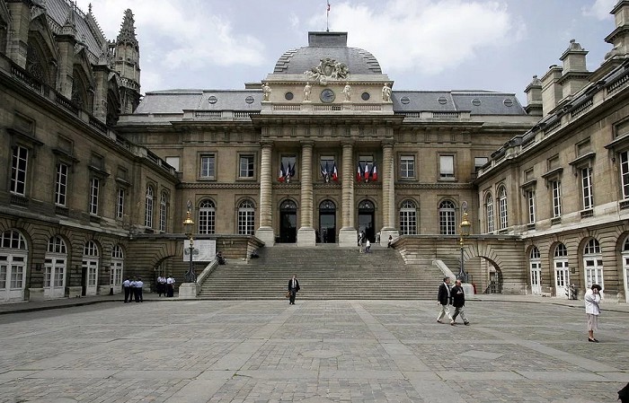 Здание кассационного суда в Париже