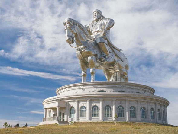 Памяткик Чингисхану в монгольском Цонжин-Болдоге