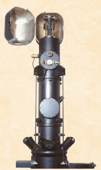один из первых электронных микроскопов