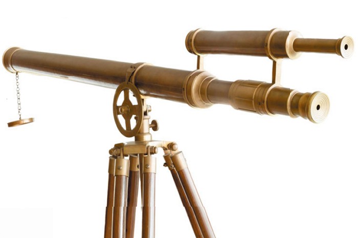 Старинный оптический телескоп