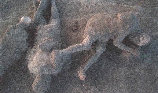 Гипсовые слепки тел погибших жителей Помпей