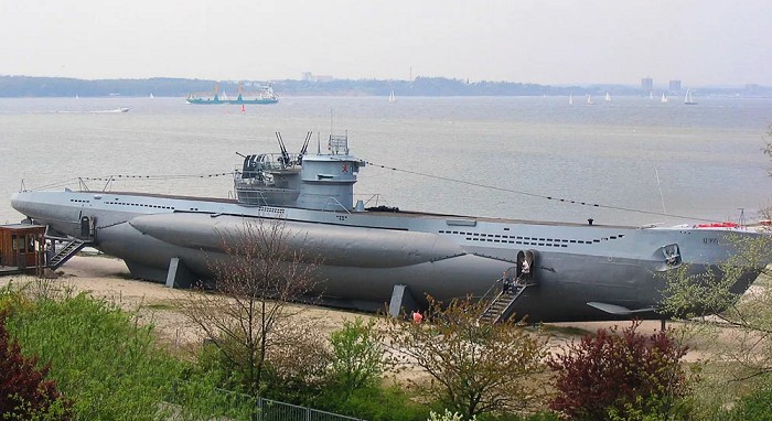Подводная лодка U-995