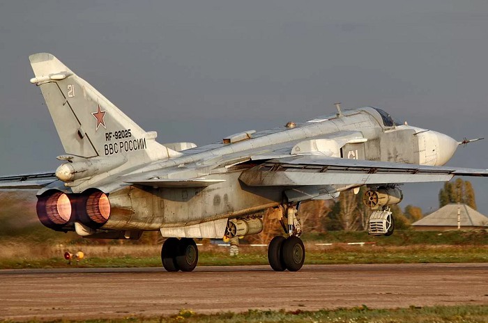 бомбардировщик Су-24