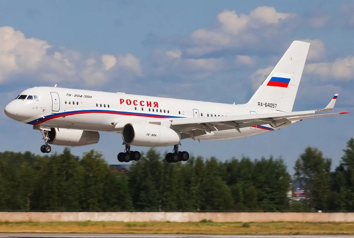пассажирский самолет Ту-204