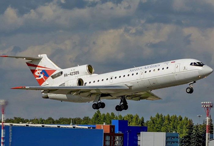 пассажирский самолет Як-42