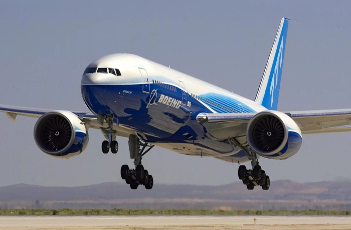 пассажирский самолет Боинг 777