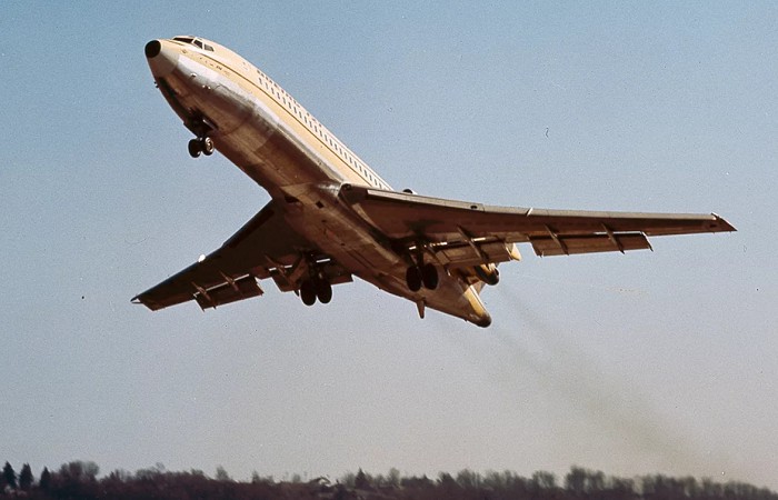 пассажирский самолет Боинг 727