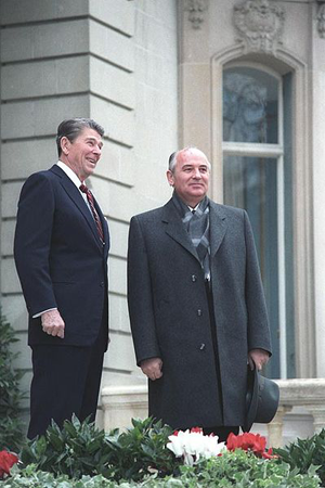 Михаил Горбачёв и Рональд Рейган. 1985 год