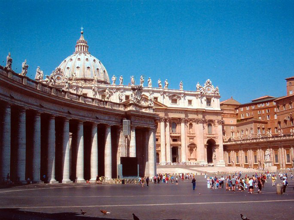 Площадь Святого Петра и Собор Святого Петра в Ватикане